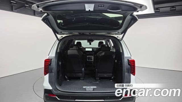 Kia Carnival 2025 — фото 20 из 20