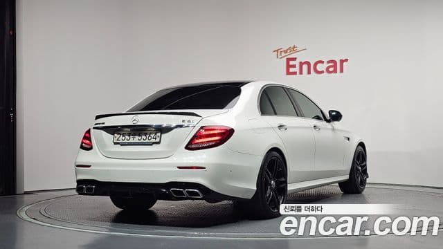 Mercedes-Benz E-Class 2018 — Фото 2/20