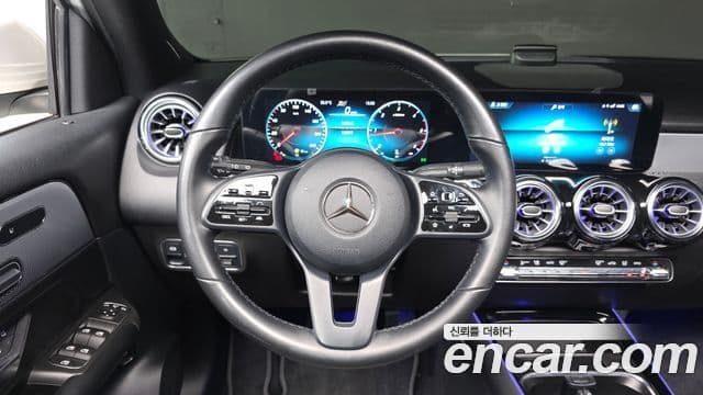 Mercedes-Benz GLB-Class 2021 — Şəkil 15/20