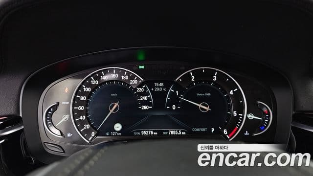 BMW 5 Series 2018 — Фото 8/20