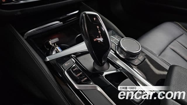 BMW 5 Series 2018 — Фото 9/20