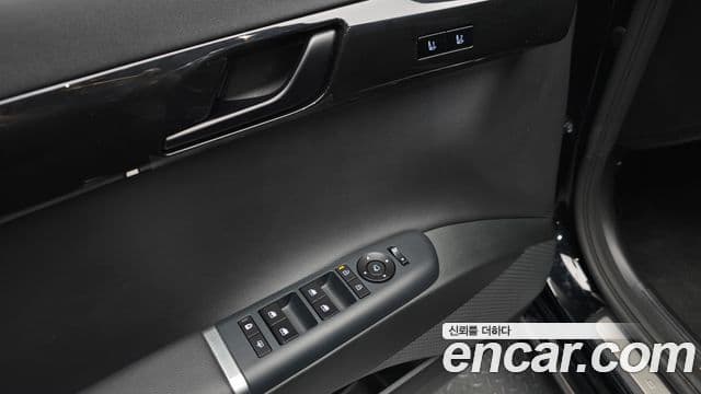 Hyundai Grandeur 2023 — ფოტო 15/20