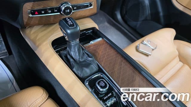 Volvo XC90 2020 — Şəkil 9/20