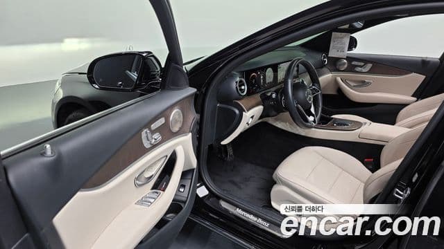 Mercedes-Benz E-Class 2022 — Şəkil 10/20
