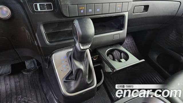 Hyundai Staria 2022 — фото 9 из 20