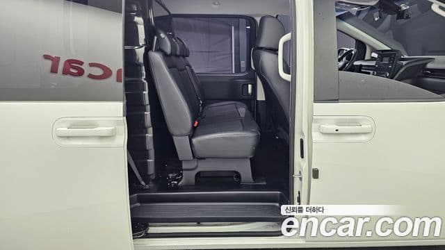 Hyundai Staria 2022 — фото 12 из 20