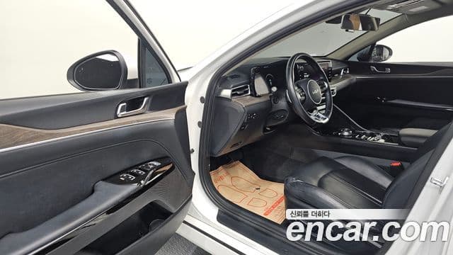 Kia K5 2021 — Şəkil 10/20