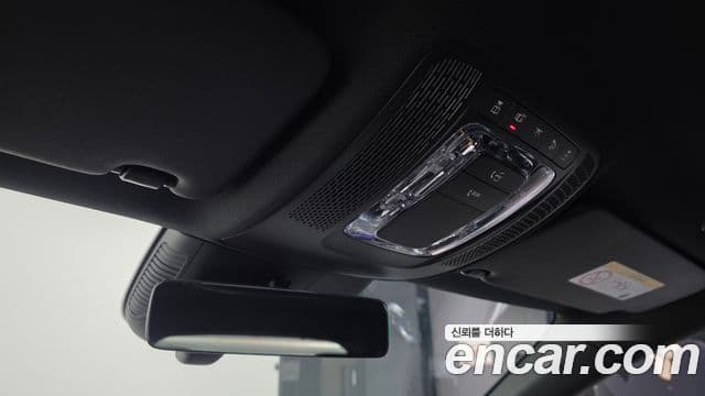 Mercedes-Benz A-Class 2025 — Photo 2/31