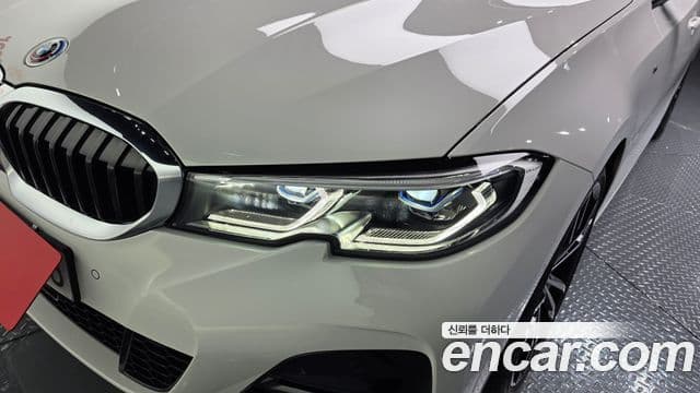 BMW 3 Series 2022 — Photo 9/33