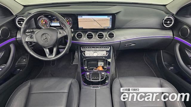 Mercedes-Benz E-Class 2018 — ფოტო 7/20