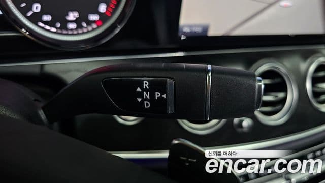 Mercedes-Benz E-Class 2018 — ფოტო 9/20
