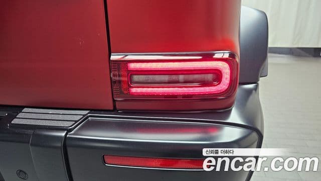 Mercedes-Benz G-Class 2023 — Photo 29/32