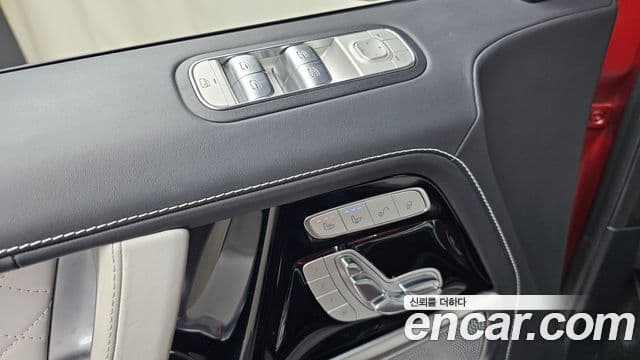 Mercedes-Benz G-Class 2023 — Photo 5/32