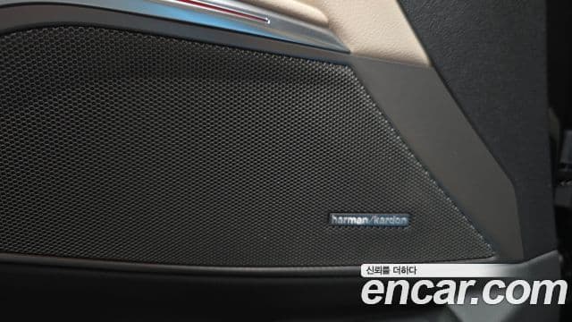 BMW 3 Series 2025 — Photo 19/33