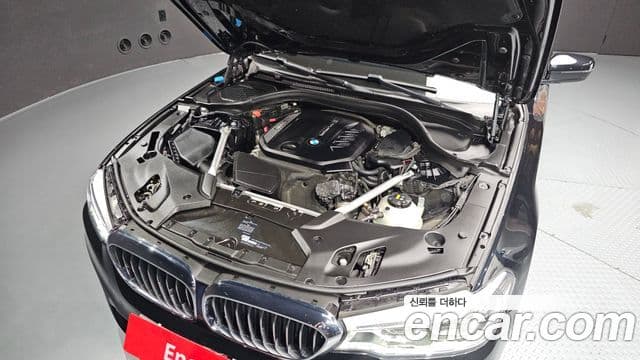 BMW 5 Series 2019 — ფოტო 6/20
