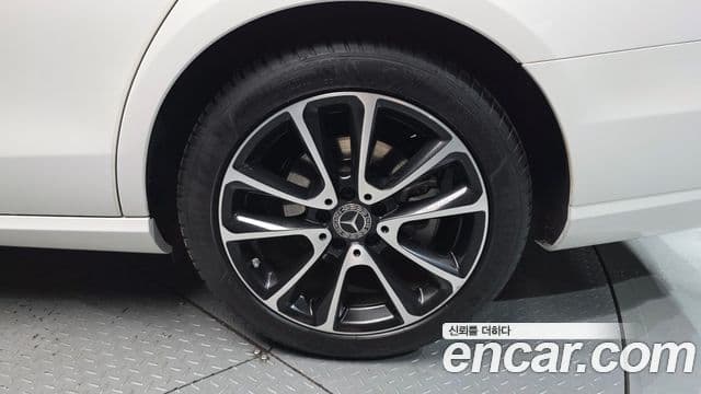 Mercedes-Benz E-Class 2020 — Şəkil 5/20