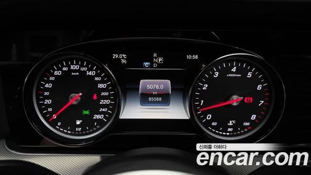 Mercedes-Benz E-Class 2020 — Şəkil 8/20