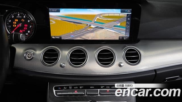 Mercedes-Benz E-Class 2020 — Şəkil 14/20