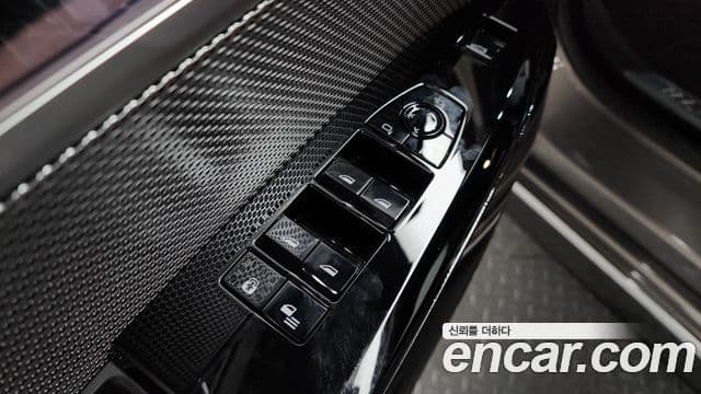 BMW 7 Series 2025 — Photo 38/39