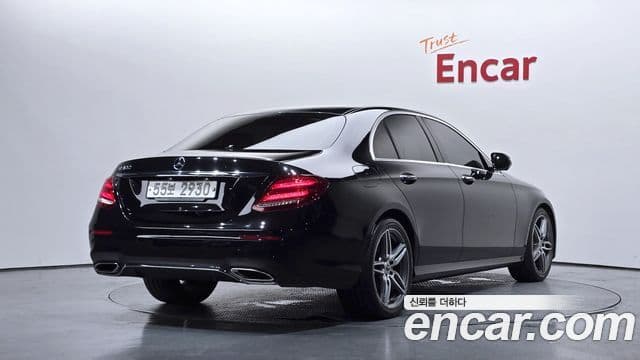 Mercedes-Benz E-Class 2019 — ფოტო 2/20