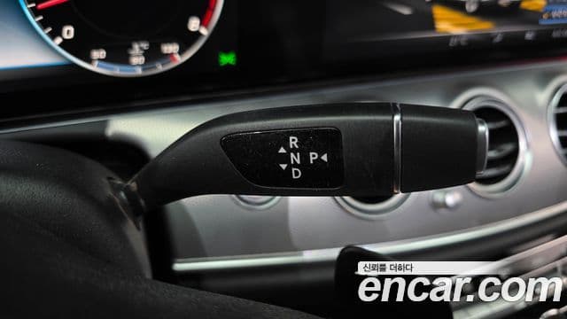 Mercedes-Benz E-Class 2019 — фото 9 из 20