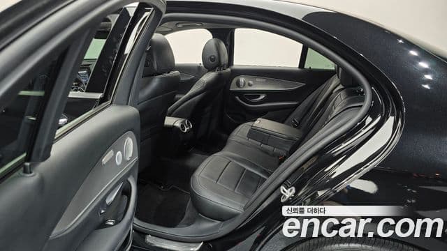 Mercedes-Benz E-Class 2019 — ფოტო 12/20