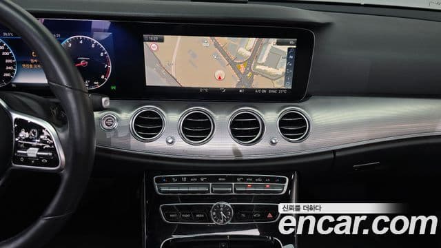 Mercedes-Benz E-Class 2019 — ფოტო 14/20