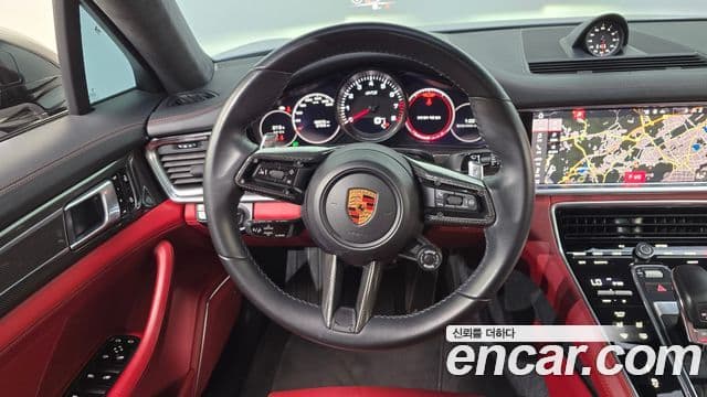 Porsche Panamera 2021 — ფოტო 13/20