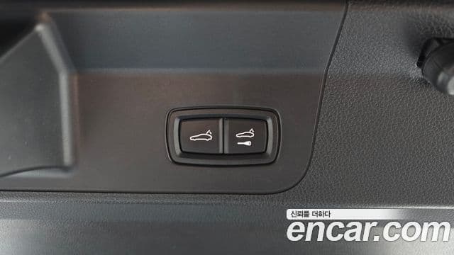 Porsche Panamera 2021 — ფოტო 17/20