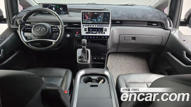 Hyundai Staria 2023 — ფოტო 7/20