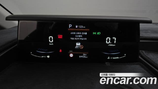 Hyundai Staria 2023 — ფოტო 8/20
