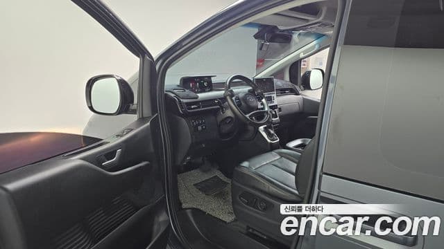 Hyundai Staria 2023 — фото 10 из 20