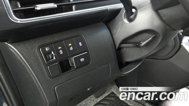 Hyundai Staria 2023 — ფოტო 15/20