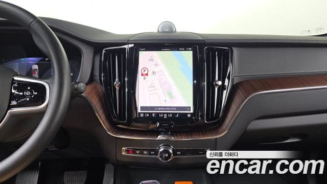 Volvo XC60 2025 — Photo 16/20