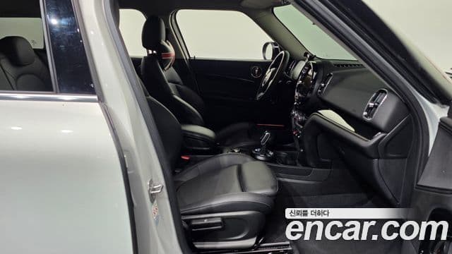 Mini Cooper Countryman 2022 — фото 11 из 20
