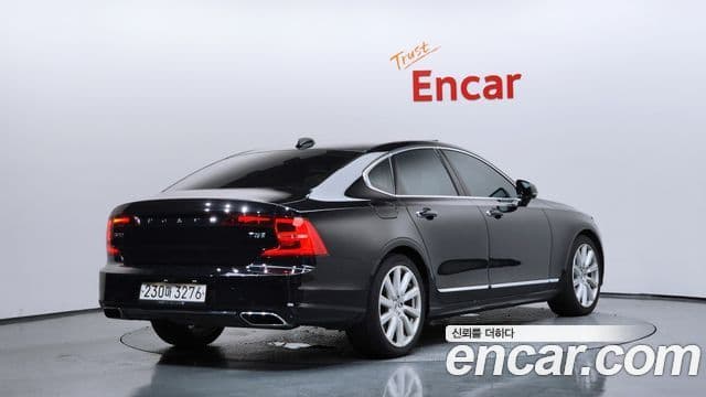 Volvo S90 2018 — Şəkil 13/20