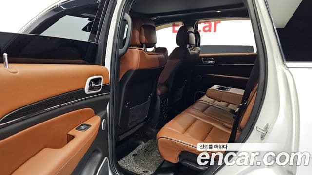 Jeep Grand Cherokee 2020 — фото 12 из 20