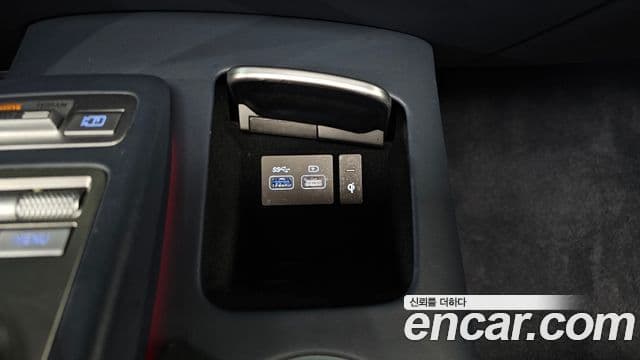 Genesis GV70 2021 — Şəkil 19/20
