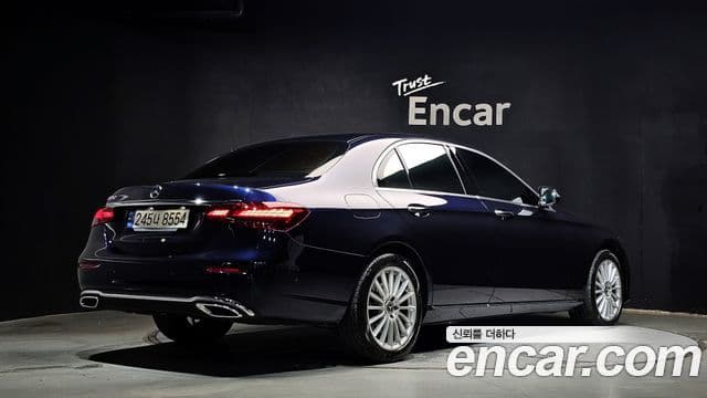 Mercedes-Benz E-Class 2022 — фото 2 из 20
