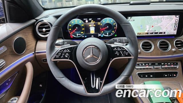 Mercedes-Benz E-Class 2022 — фото 13 из 20