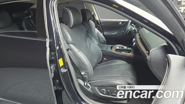 Genesis Electrified G80 2023 — Şəkil 11/20