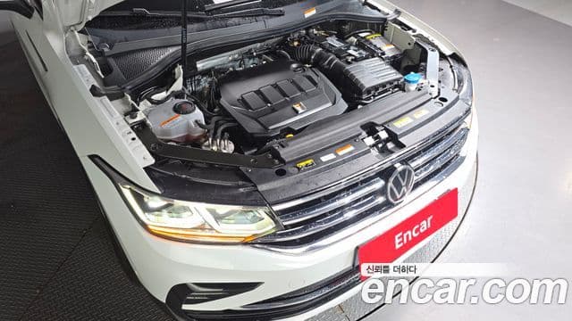 Volkswagen Tiguan 2022 — ფოტო 6/20