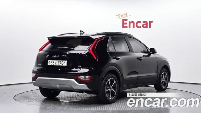 Kia Niro 2024 — фото 1 из 20