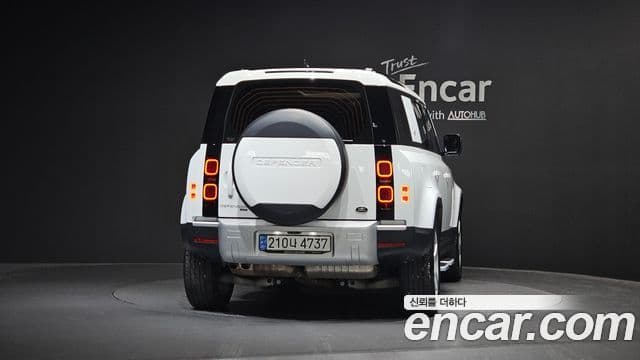 Land Rover Defender 2022 — фото 4 из 20