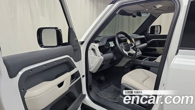 Land Rover Defender 2022 — фото 10 из 20
