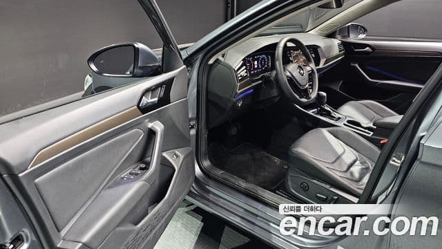 Volkswagen Jetta 2021 — ფოტო 10/20