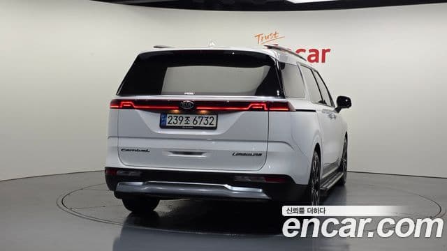 Kia Carnival 2020 — фото 4 из 20