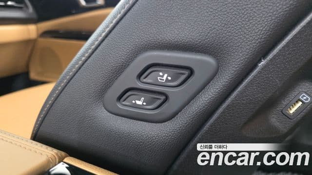 Kia Carnival 2020 — фото 18 из 20