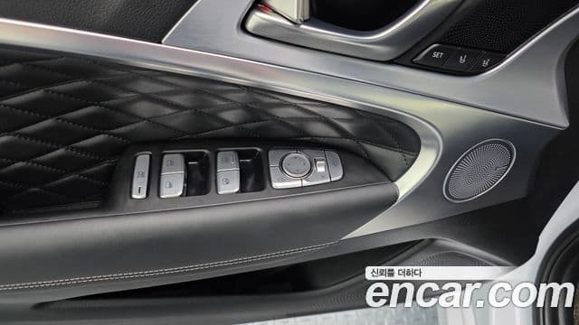 Genesis G70 2018 — Photo 15/34