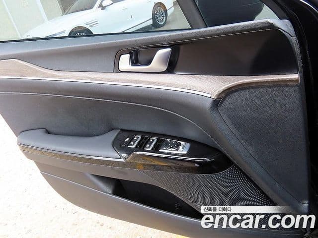 Kia K5 2022 — Şəkil 9/20
